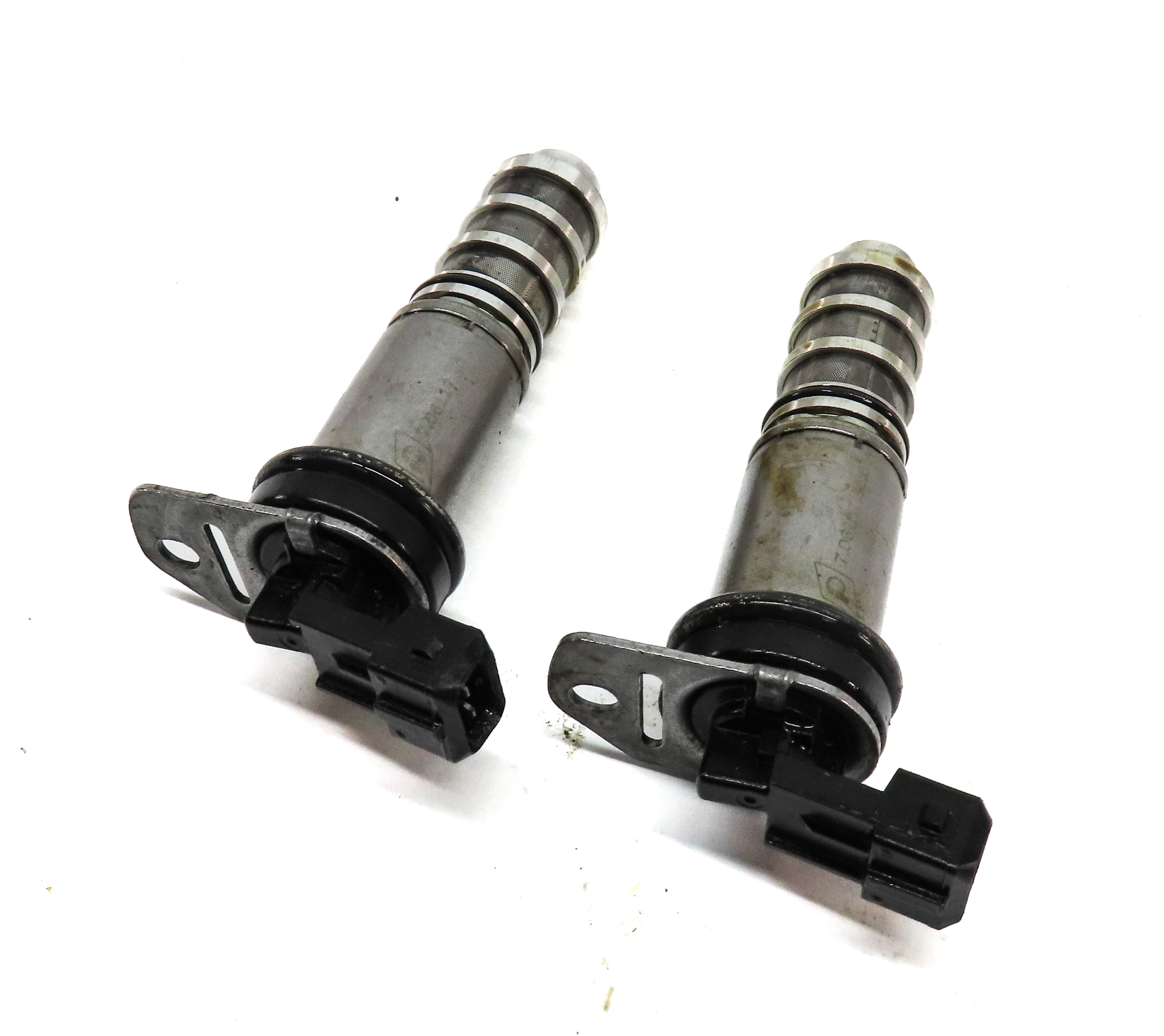 2011 BMW 535XiGT (F07) 3.0T (N55) ENGINE VVT VANOS TIMING SOLENOID SET/2 — exact item pictured